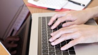 保育士から事務職に転職できる?未経験でも採用されるためのコツと注意点
