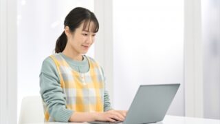 保育事務の給料は？転職するには？｜保育士資格を活かして裏方で支える仕事